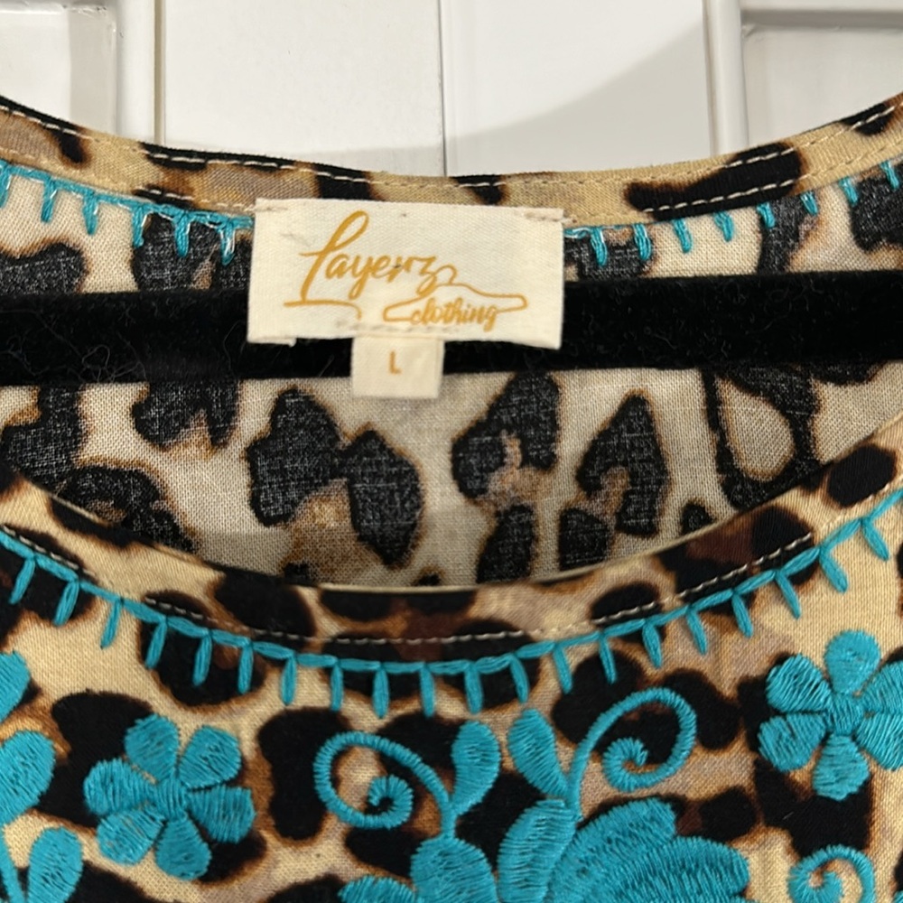 Women’s leopard blouse size large - Picture 4 of 6